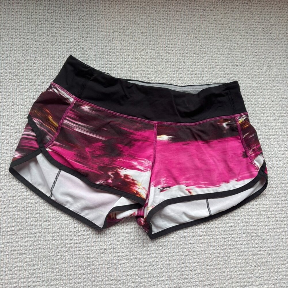 Vintage Pattern Lululemon Speed Up Shorts Size 6